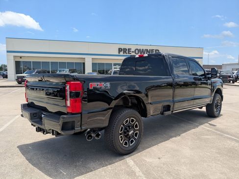 Used 2025 Ford F350 Platinum w/ FX4 Off-Road Package AWD/4WD image 3
