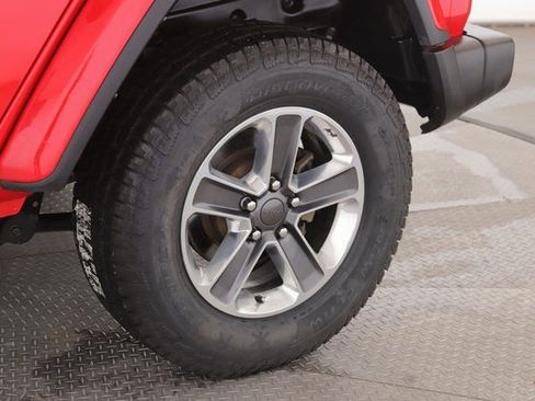 Used 2023 Jeep Wrangler Sahara image 14