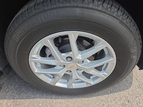 Used 2024 Chevrolet Equinox LT AWD/4WD image 11