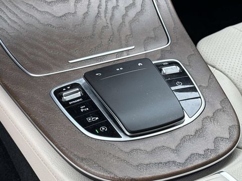 Used 2023 Mercedes-Benz E 350 4MATIC Sedan image 36