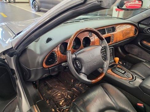 Used 2001 Jaguar XKR Convertible RWD image 14