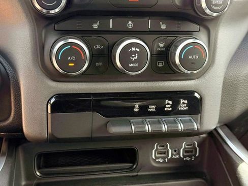 Used 2020 RAM 1500 Big Horn AWD/4WD image 30