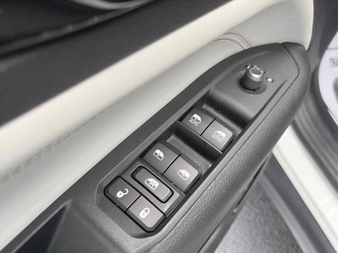 Used 2025 Jeep Compass Limited AWD/4WD image 24