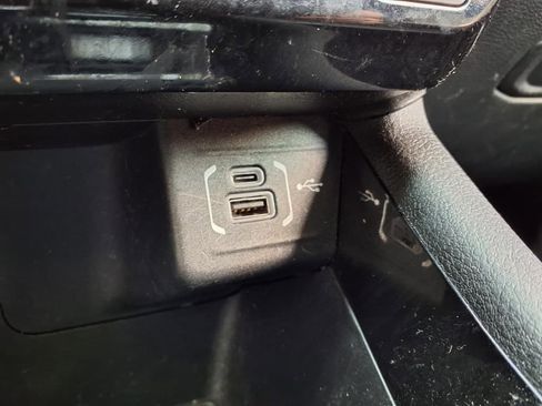 Used 2022 Jeep Compass Limited image 31