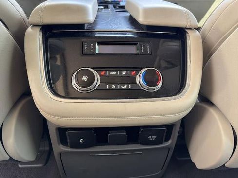 Used 2018 Lincoln Navigator Select w/ Technology Package RWD image 23