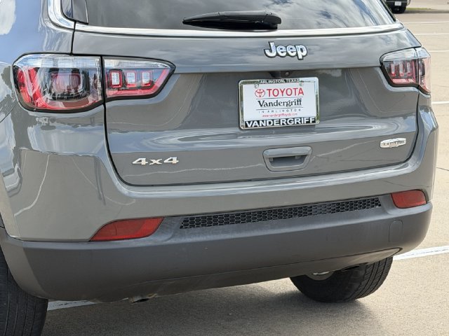 Used 2023 Jeep Compass Latitude w/ Convenience Group AWD/4WD image 6