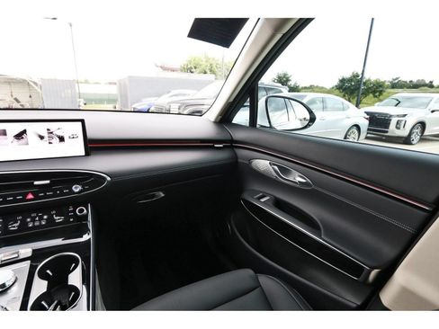 Used 2026 Genesis GV70 2.5T AWD/4WD image 11