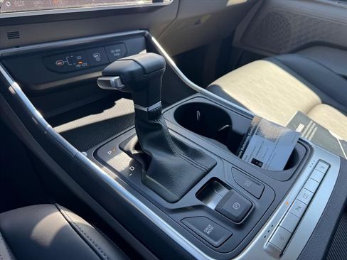 New 2026 Kia Carnival FWD image 16