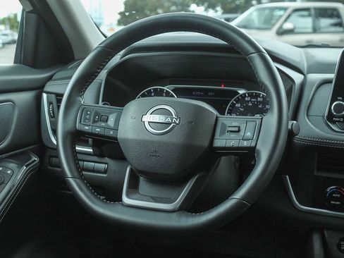 Used 2025 Nissan Rogue SV FWD image 19