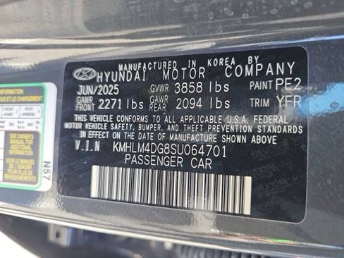 Used 2025 Hyundai Elantra Sport FWD image 19