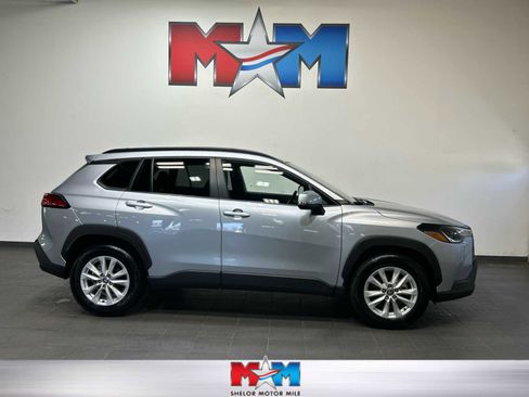 Used 2024 Toyota Corolla Cross LE AWD/4WD image 1