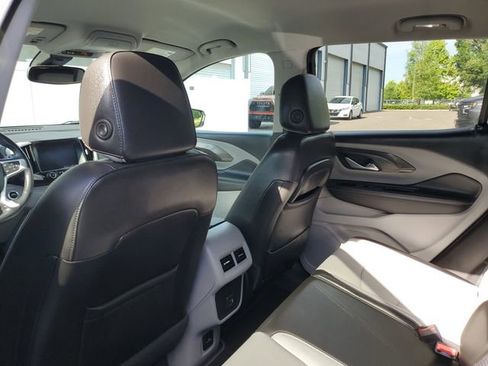 Used 2022 GMC Terrain SLT FWD image 9