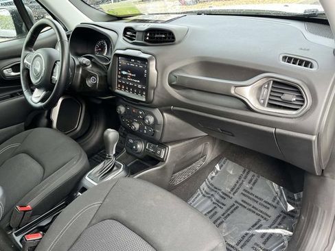 Used 2023 Jeep Renegade Latitude w/ Sun/Sound Group AWD/4WD image 22
