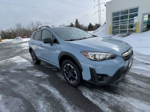 Used 2021 Subaru Crosstrek 2.0i image 2