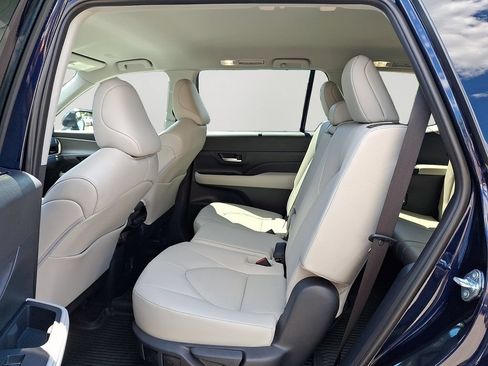 Used 2026 Toyota Grand Highlander AWD image 8