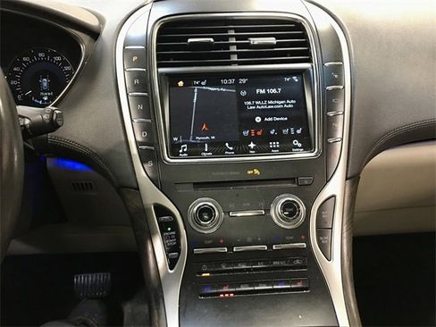 Used 2018 Lincoln MKX Reserve w/ Driver Assistance Package image 4