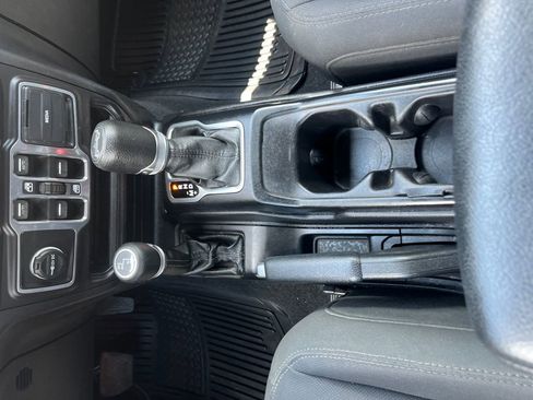 Used 2018 Jeep Wrangler Unlimited Sport S AWD/4WD image 26