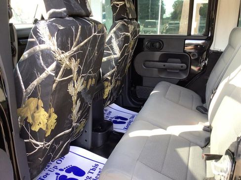 Used 2008 Jeep Wrangler Unlimited Sahara image 20