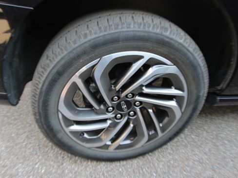 Used 2025 Lincoln Navigator Reserve AWD/4WD image 10