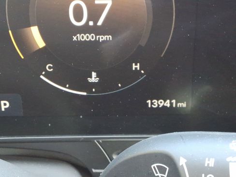 Used 2025 Hyundai Kona Limited image 13