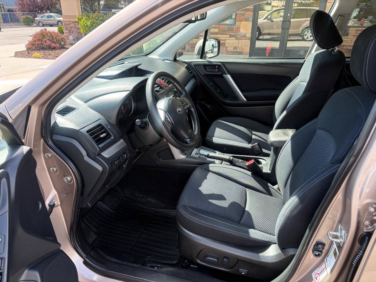 Used 2015 Subaru Forester 2.5i Premium w/ All-Weather Package AWD/4WD image 4