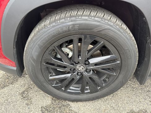 Used 2026 Toyota Corolla Cross XSE w/ Convenience Package image 9