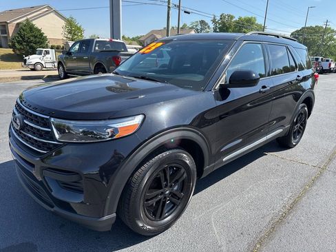 Used 2023 Ford Explorer XLT AWD/4WD image 4