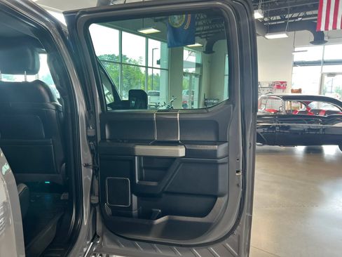 Used 2018 Ford F150 Raptor w/ Equipment Group 802A Luxury AWD/4WD image 25