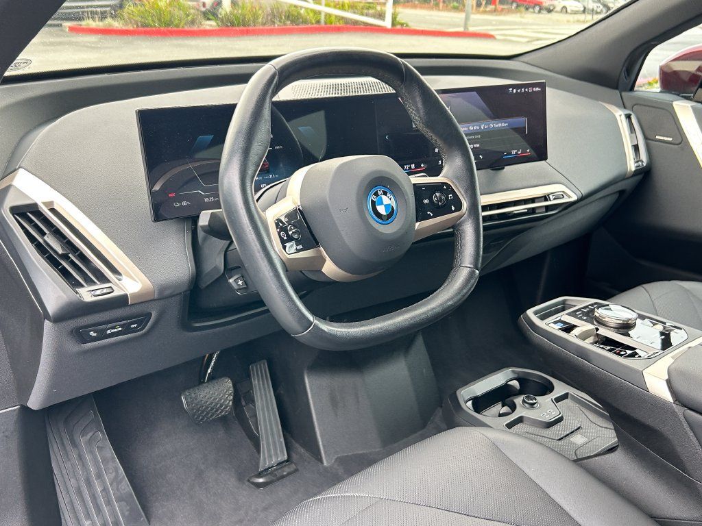 Used 2024 BMW iX xDrive50 w/ Sport Package AWD/4WD image 13