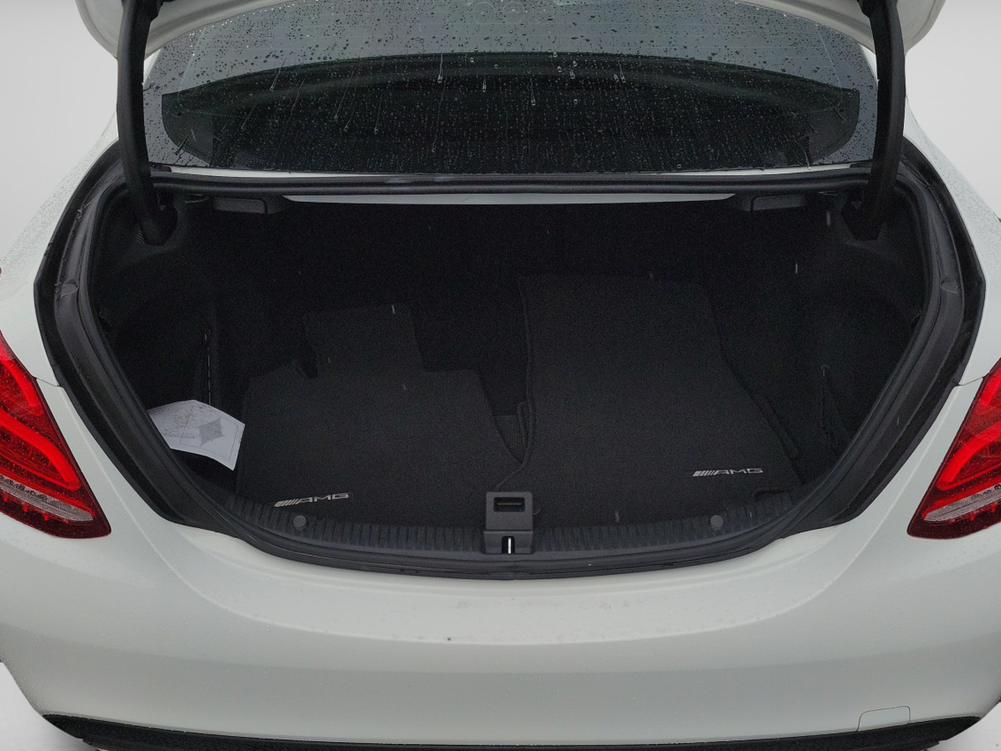 Used 2015 Mercedes-Benz C 300 Sedan image 8