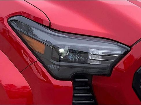 Used 2025 Toyota Tacoma TRD Sport image 28