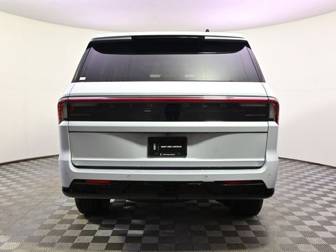 New 2026 Lincoln Navigator Reserve w/ Jet Appearance Package image 5