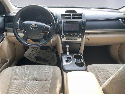 Used 2014 Toyota Camry LE FWD image 12