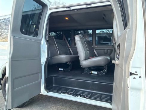 Used 2012 Chevrolet Express 1500 LS image 10