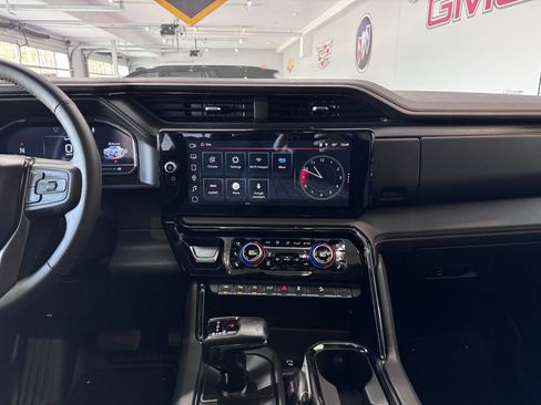 Certified 2025 GMC Sierra 1500 AT4 w/ Technology Package image 19