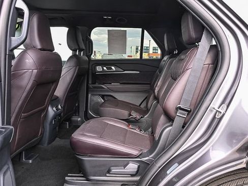 Certified 2025 Ford Explorer Platinum w/ LUX Leather Package AWD/4WD image 21