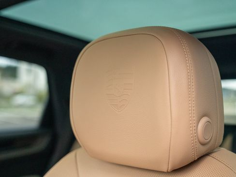Certified 2026 Porsche Cayenne AWD/4WD image 13