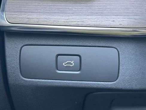New 2026 Volvo XC90 B5 Plus image 23
