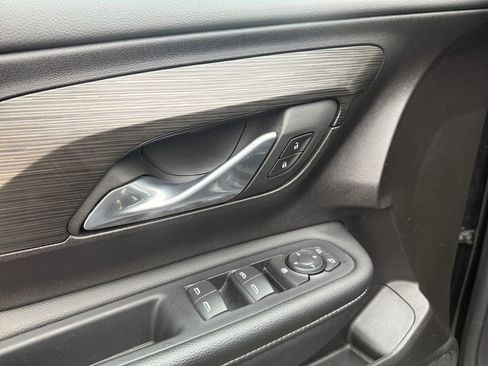 Used 2024 GMC Terrain SLE image 11