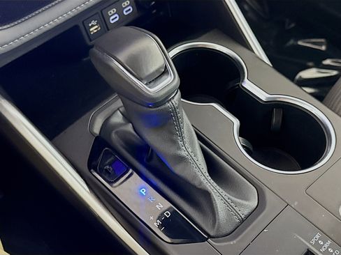 Used 2025 Toyota Highlander LE image 20