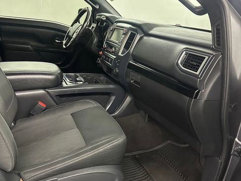 Used 2019 Nissan Titan SV w/ SV Convenience Package image 34