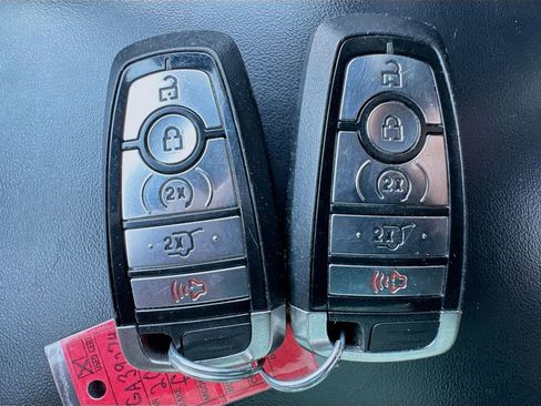 Used 2020 Ford Explorer ST image 39