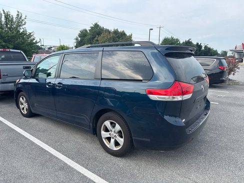 Used 2011 Toyota Sienna LE FWD image 3