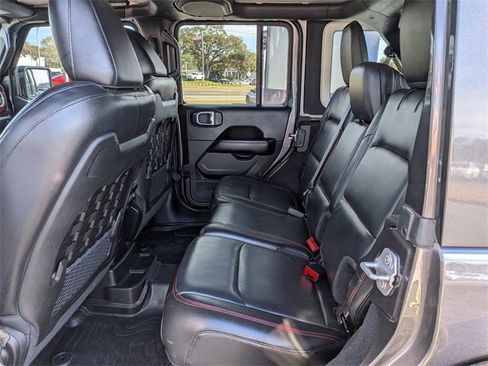 Used 2018 Jeep Wrangler Unlimited Rubicon image 12