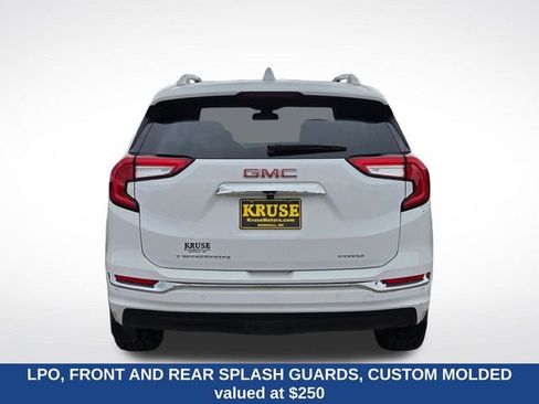 Used 2024 GMC Terrain Denali w/ Denali Premium Package AWD/4WD image 5