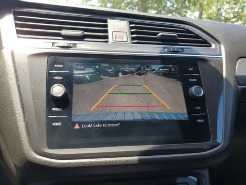 Used 2023 Volkswagen Tiguan SE FWD image 23