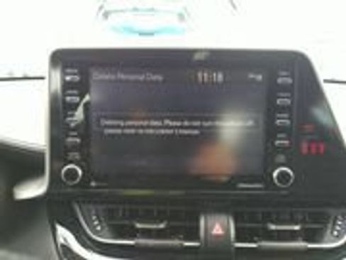 Used 2020 Toyota C-HR LE FWD image 16