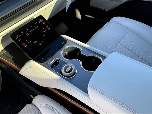 New 2026 Cadillac Vistiq Sport w/ LPO, Floor Liner Package AWD/4WD image 8
