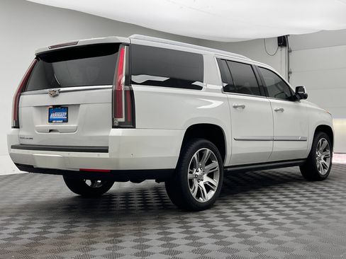 Used 2018 Cadillac Escalade ESV Premium Luxury AWD/4WD image 7