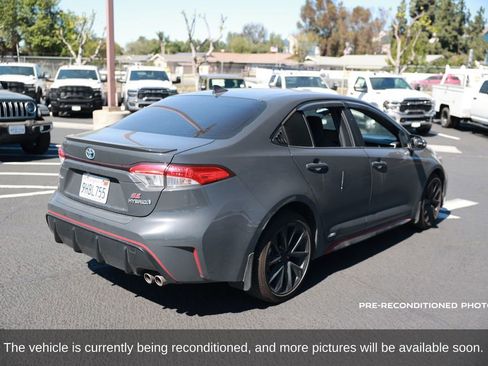 Used 2023 Toyota Corolla SE w/ SE Package image 6